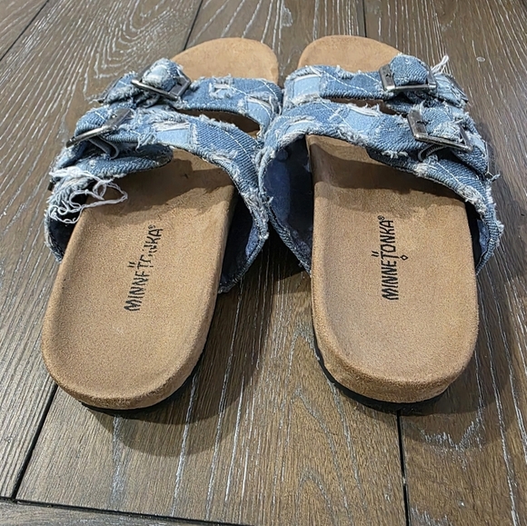 Minnetonka Patchwork Denim Sandals, Size 10 - Picture 4 of 11